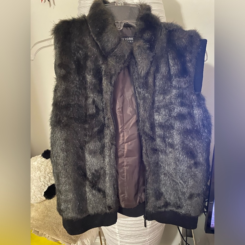 Ladies Size M faux mink fur vest. Worn once